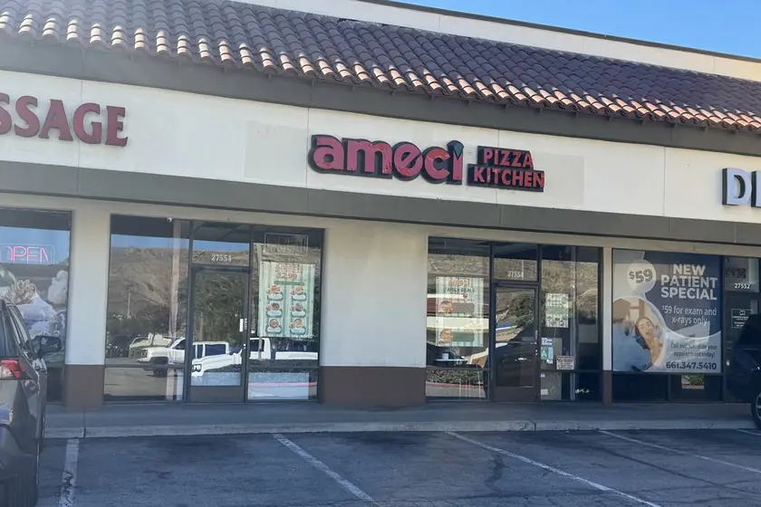 Ameci Pizza & Pasta Canyon Country