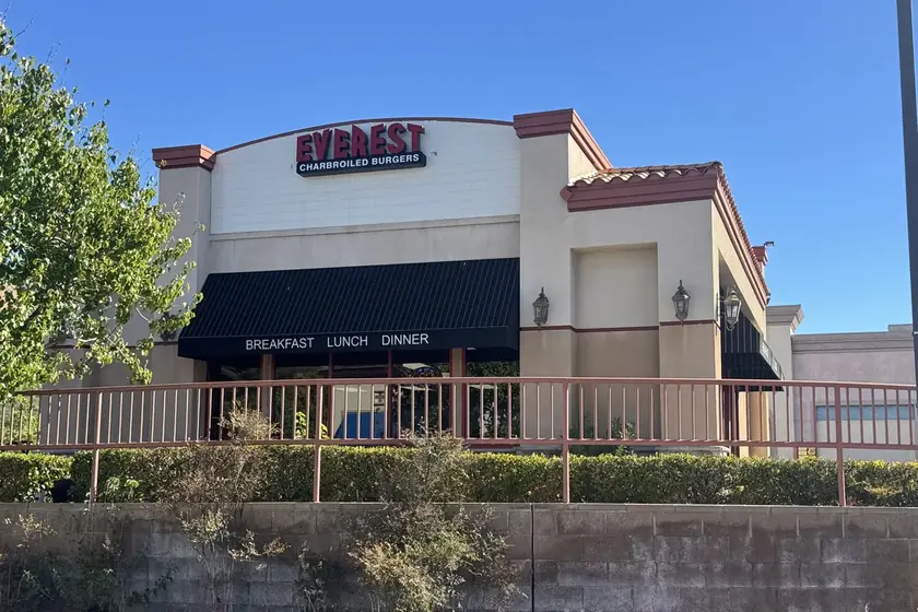 Everest Burgers