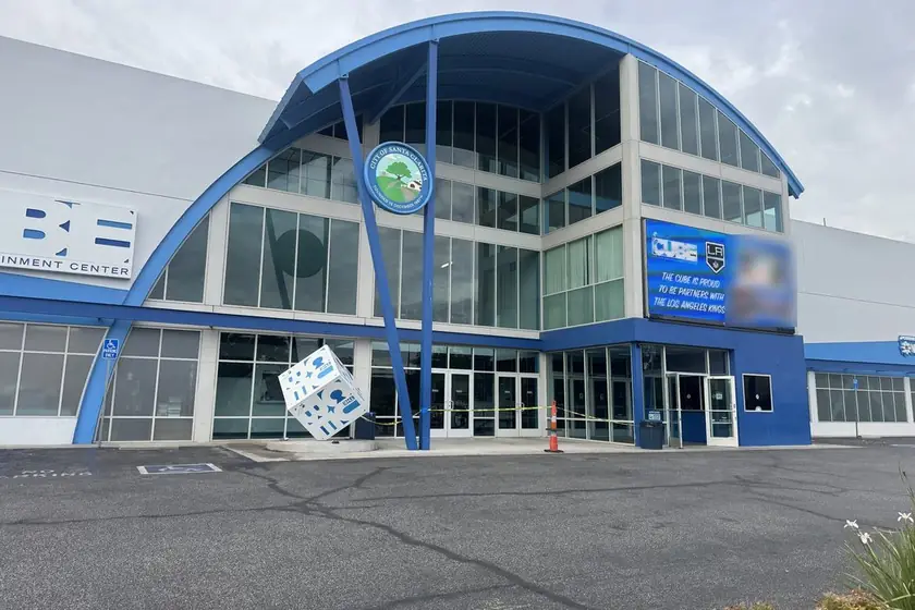 The Cube Ice and Entertainment Center