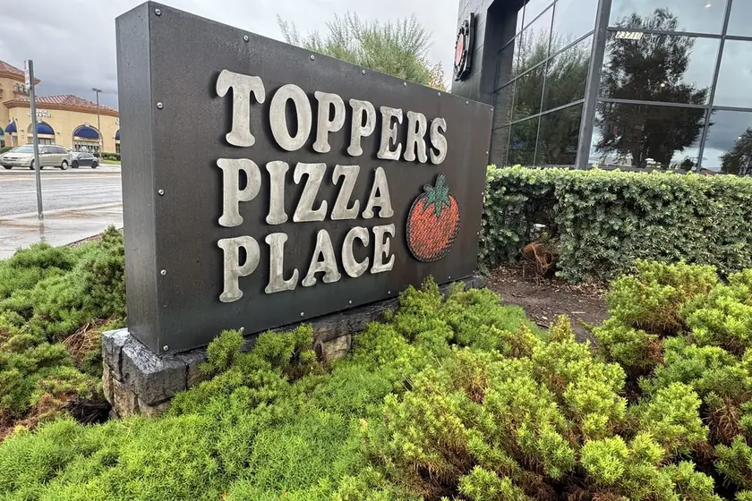 Toppers Pizza Place