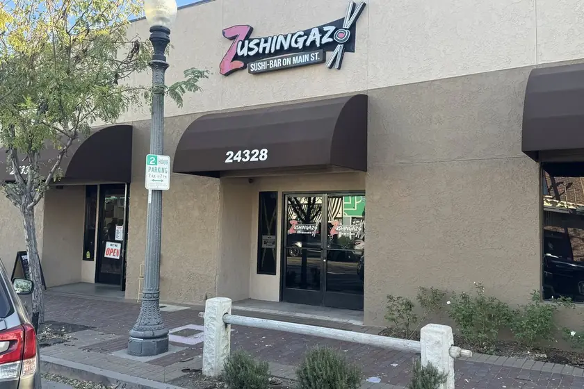 zushingazo sushi bar on main